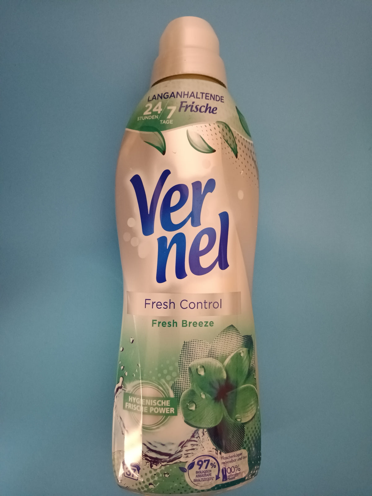 Vernel Fresh Control Fresh Breeze Fabric Softener, 814 ml (37 washes) — front