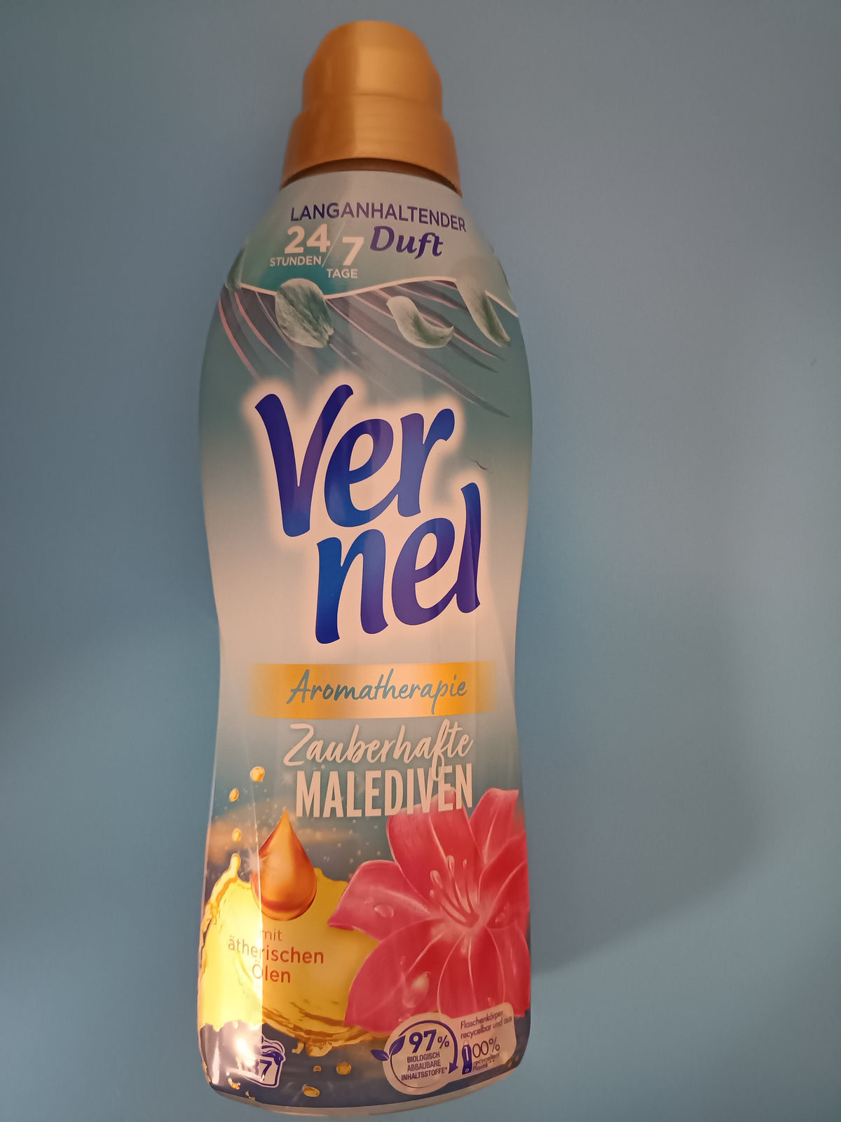 Vernel Aromatherapy Magical Maldives Fabric Softener, 814 ml (37 washes) — front