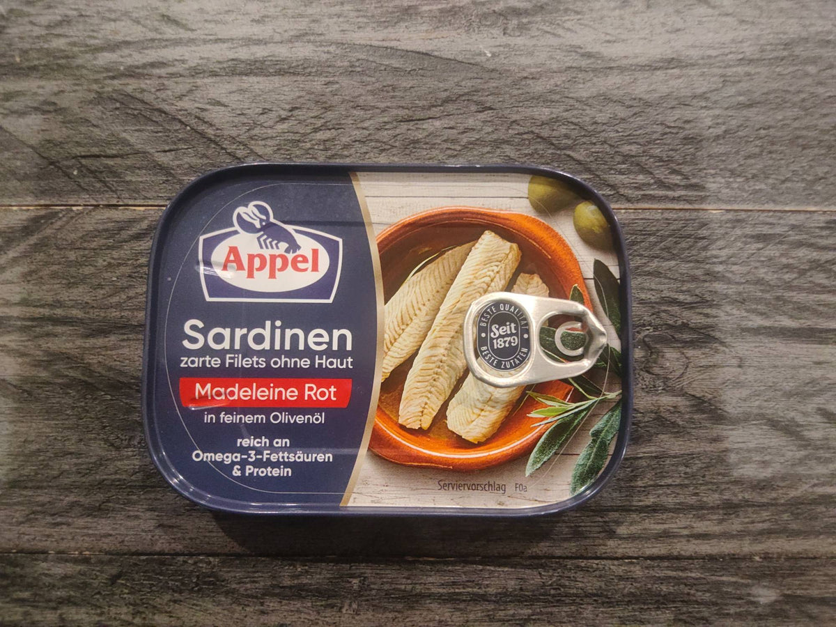 Appel Sardine Fillets / Sardinenfilets Madeleine Red, 3.70 oz (105g) — front of tin