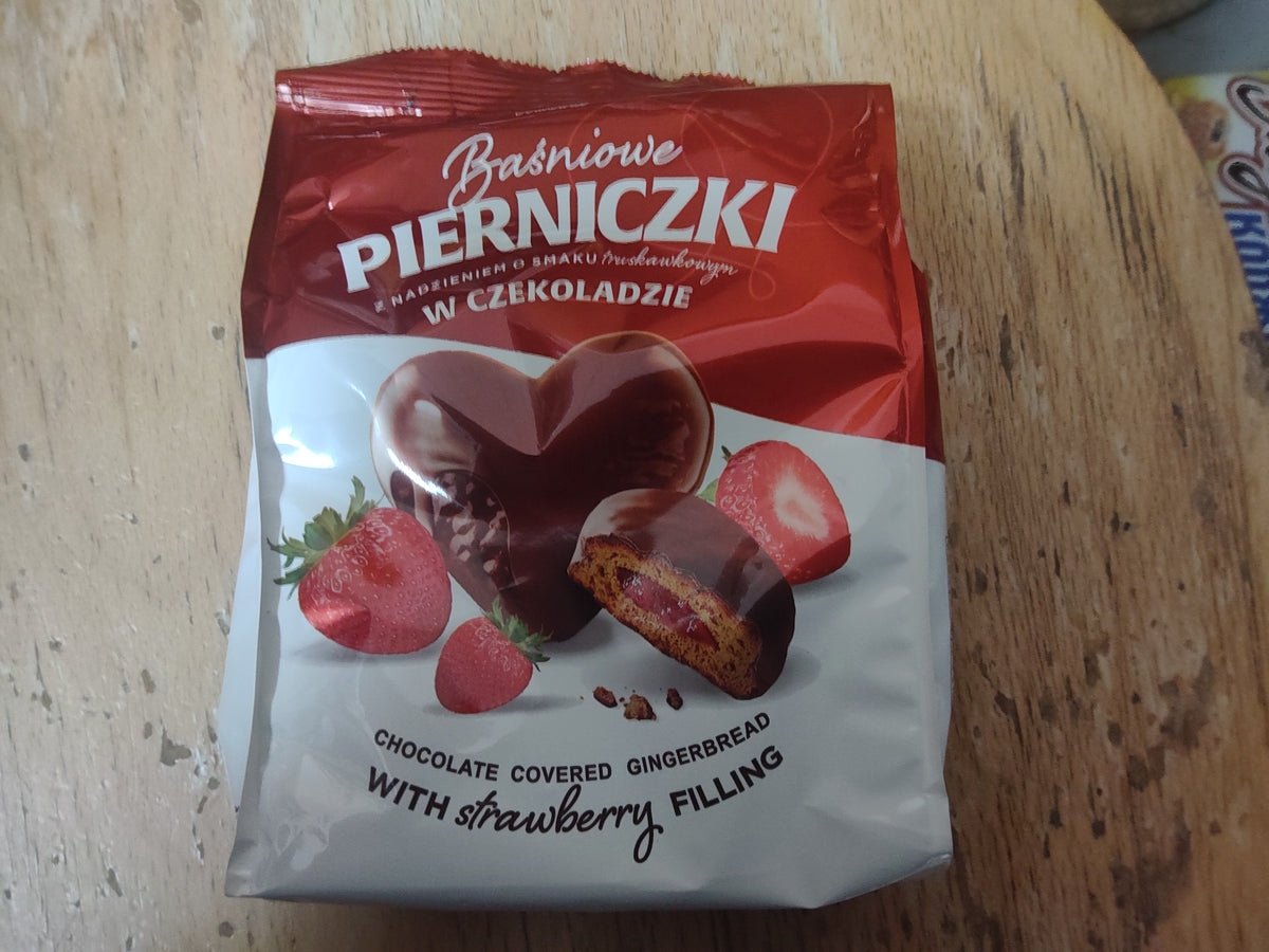 Skawa Baśniowe Pierniczki Chocolate-Covered Gingerbread with Strawberry Filling, 5.3 oz (150g)